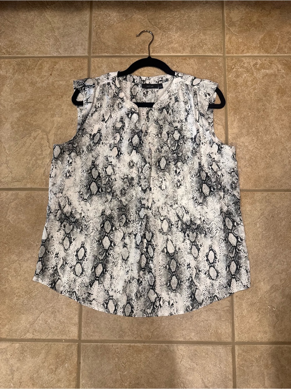 Apt. 9 Black & White Snake Print Sleeveless Top